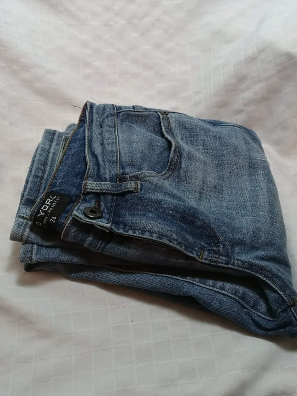 The perfect Zoo York blue straight legs jeans with holes size 26